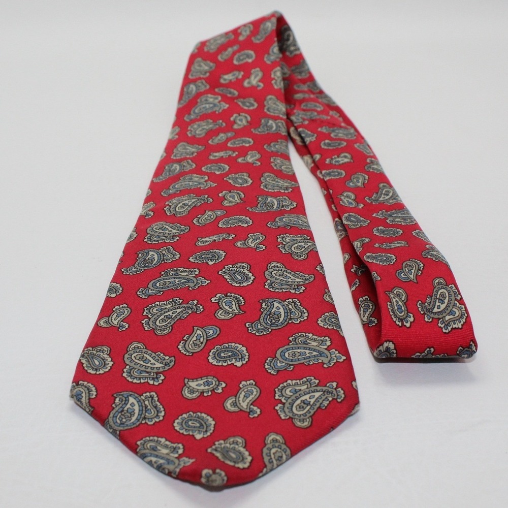 Johnny Carson Red Paisley Silk Tie Mens Vintage Made in USA Italian Silk 3.75"